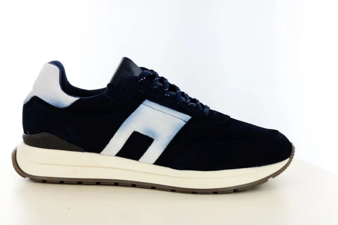 Berkelmans Abbazia suède herensneaker in navy met lichte accenten, vetersluiting, uitneembaar voetbed en wijdtemaat G½.